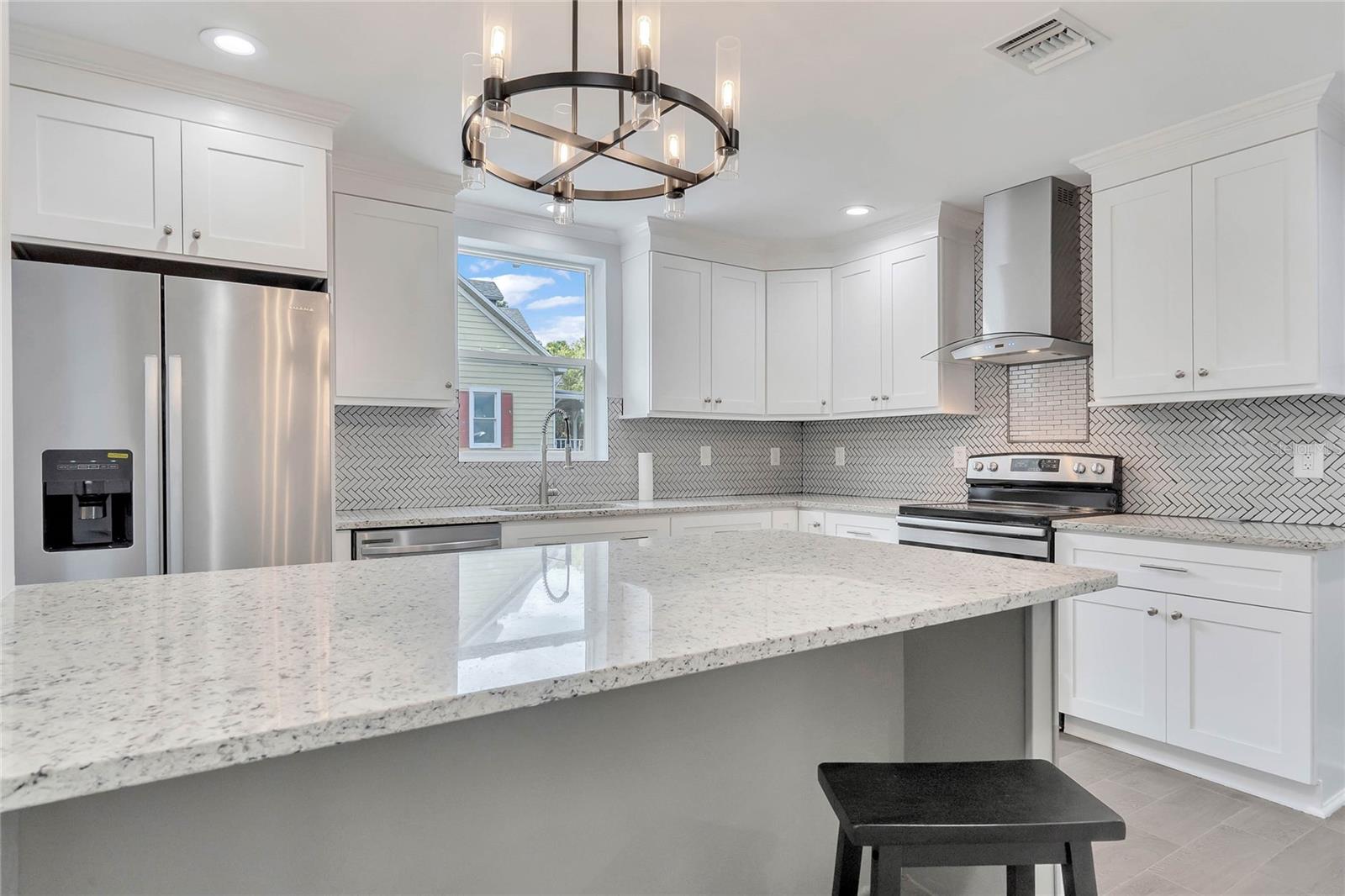 415 S 9TH ST, LEESBURG, FL, 34748