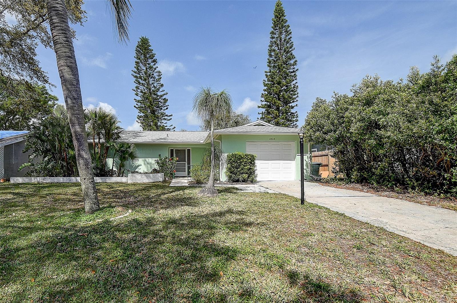 2513 BRAMBLEWOOD DR W, CLEARWATER, FL, 33763