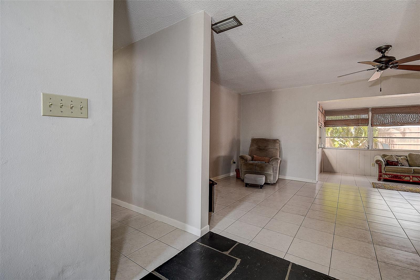 2513 BRAMBLEWOOD DR W, CLEARWATER, FL, 33763