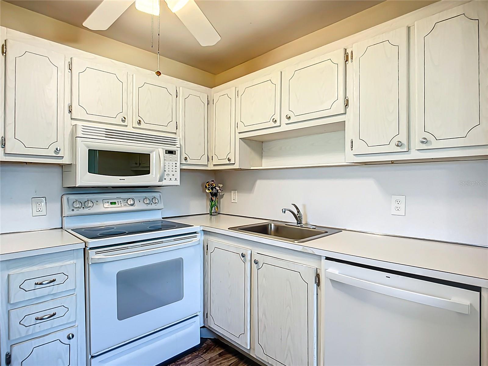 201 KINGS BLVD #14, SUN CITY CENTER, FL, 33573