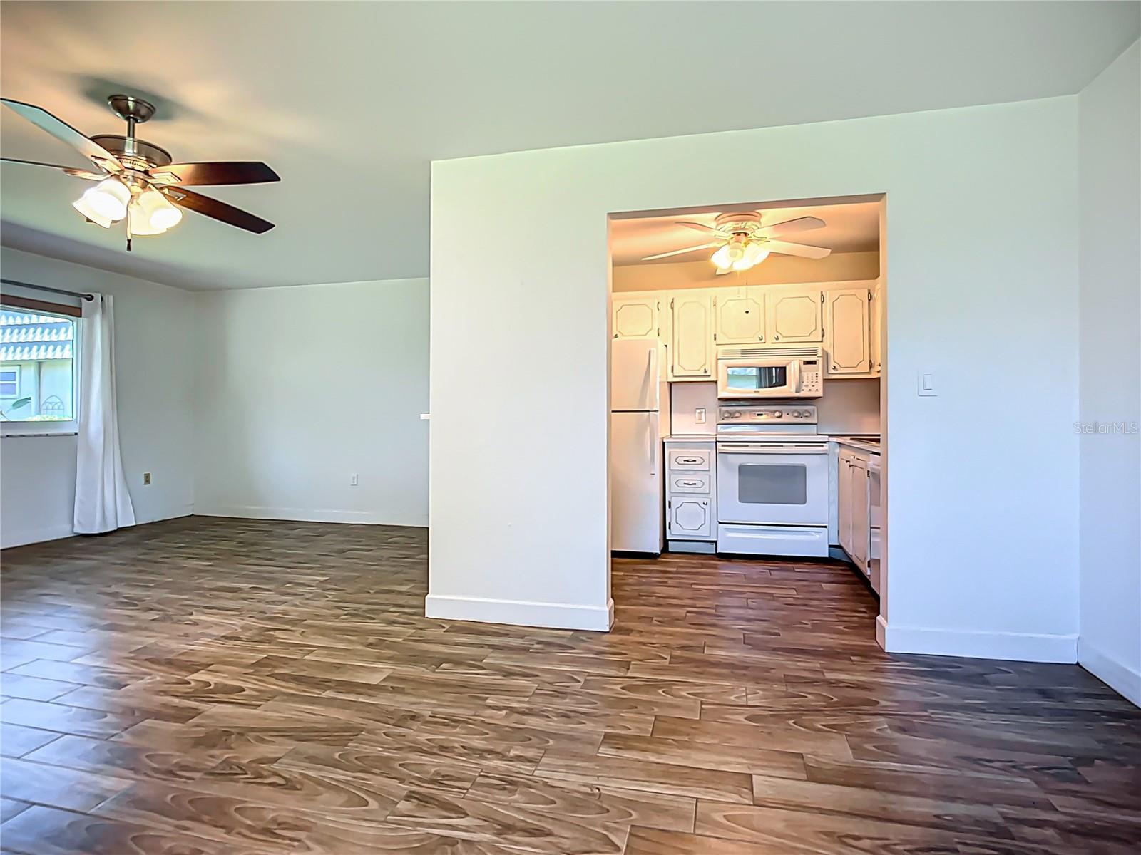 201 KINGS BLVD #14, SUN CITY CENTER, FL, 33573