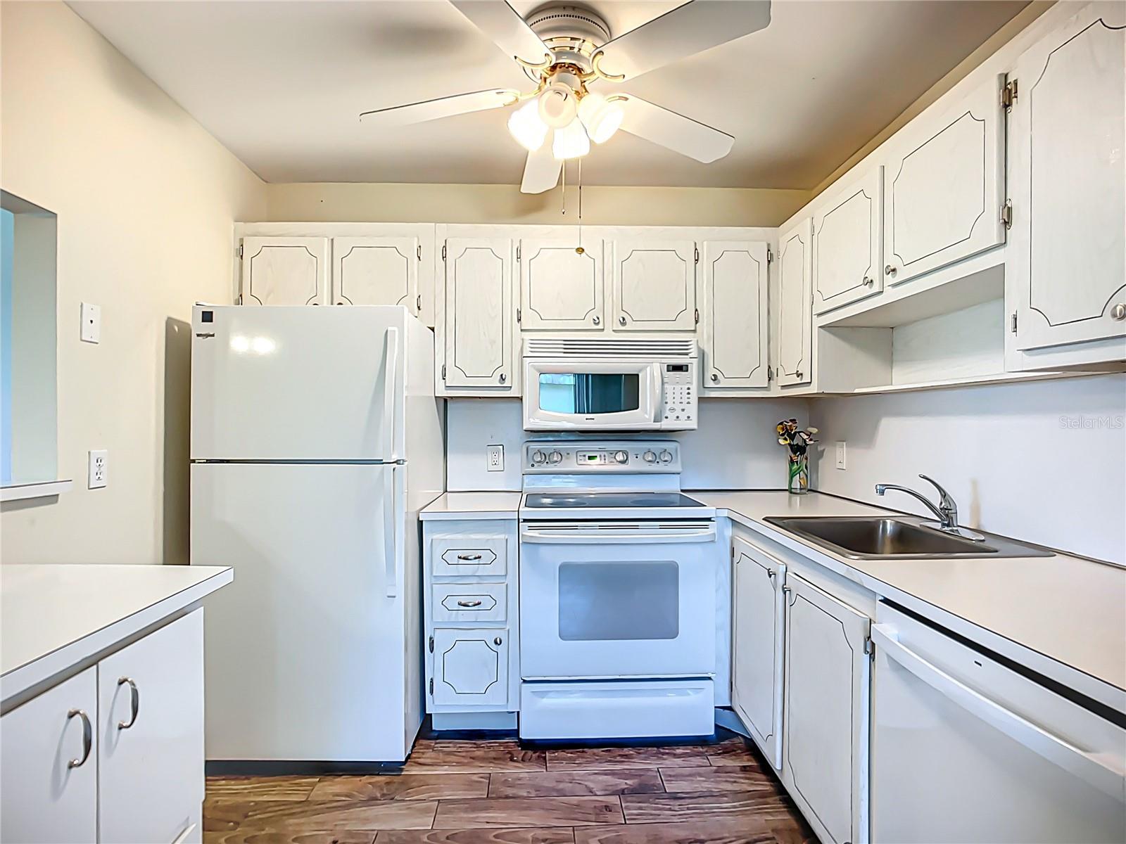 201 KINGS BLVD #14, SUN CITY CENTER, FL, 33573