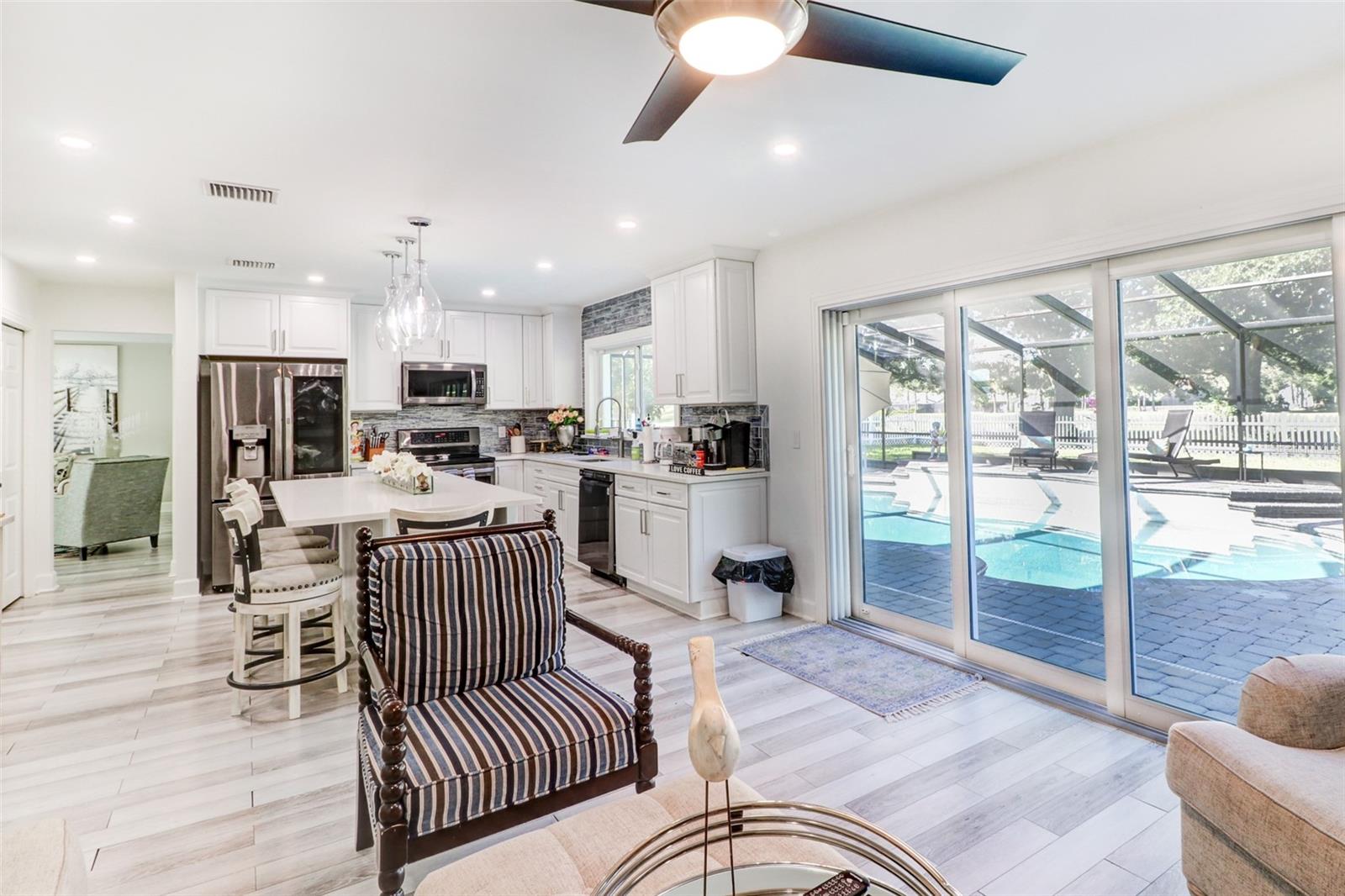 16212 W COURSE DR, TAMPA, FL, 33624