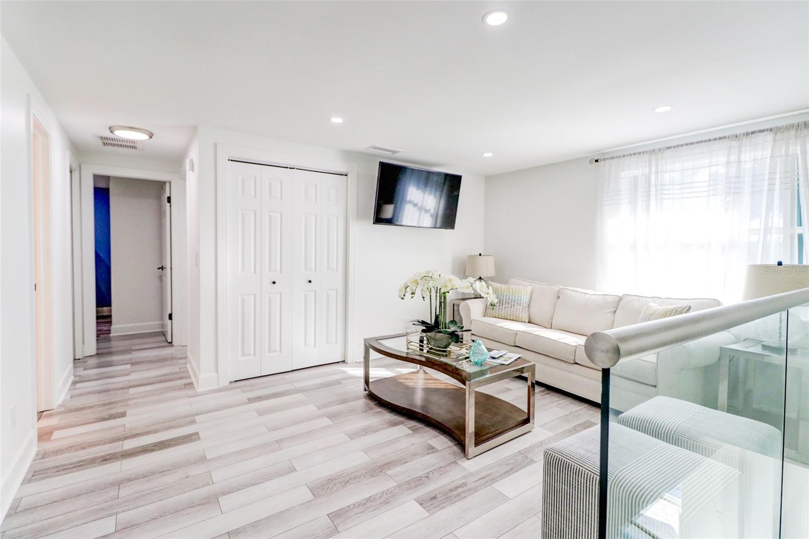 16212 W COURSE DR, TAMPA, FL, 33624