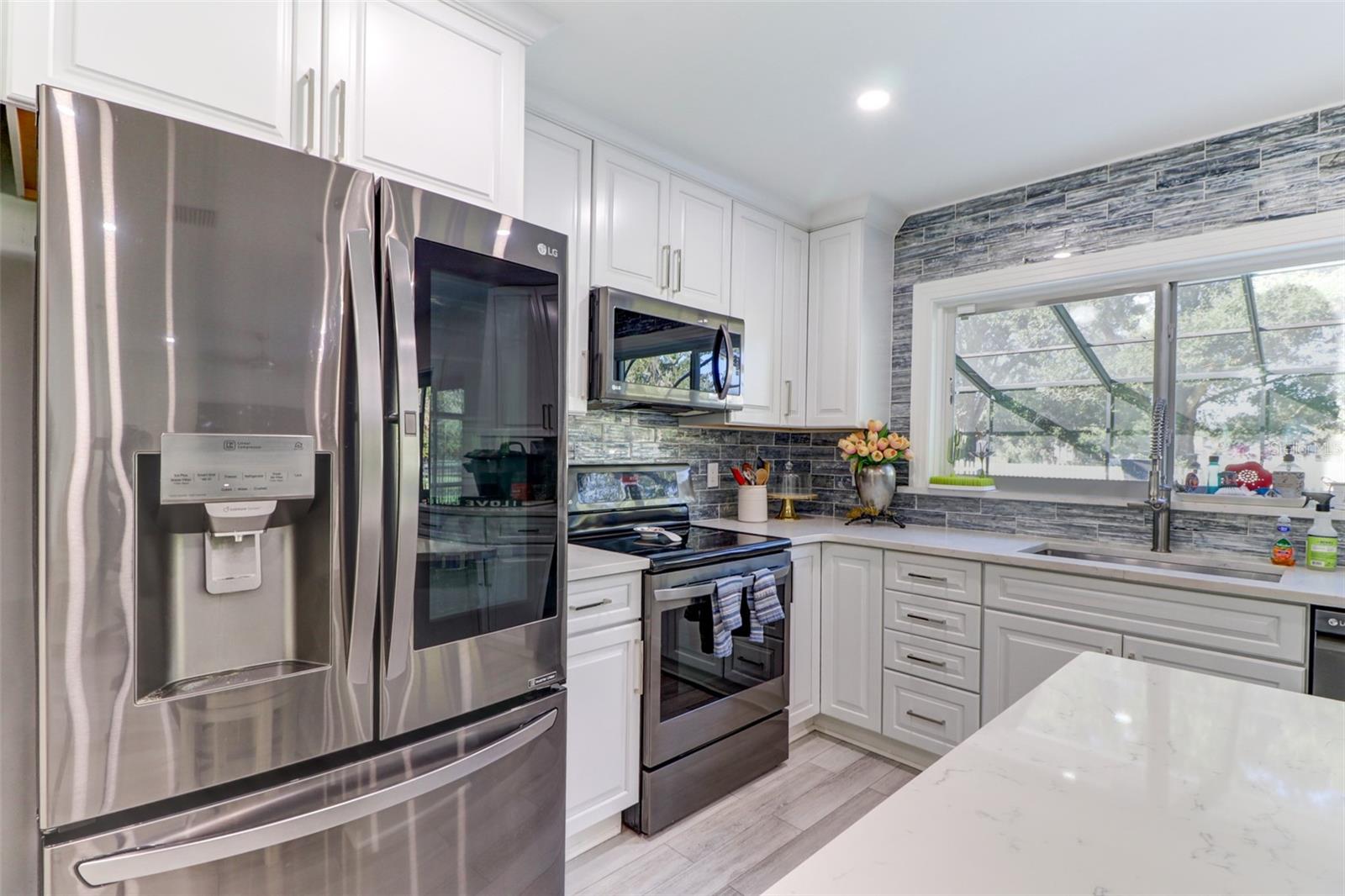 16212 W COURSE DR, TAMPA, FL, 33624