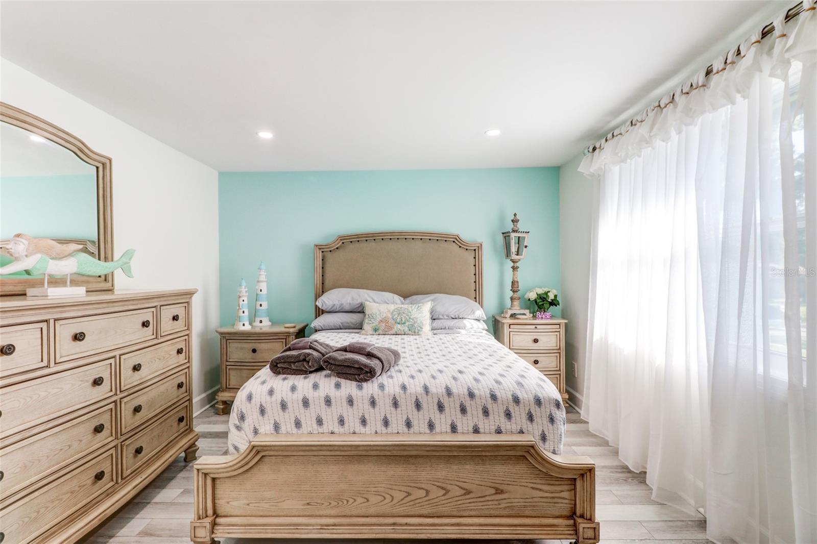 16212 W COURSE DR, TAMPA, FL, 33624