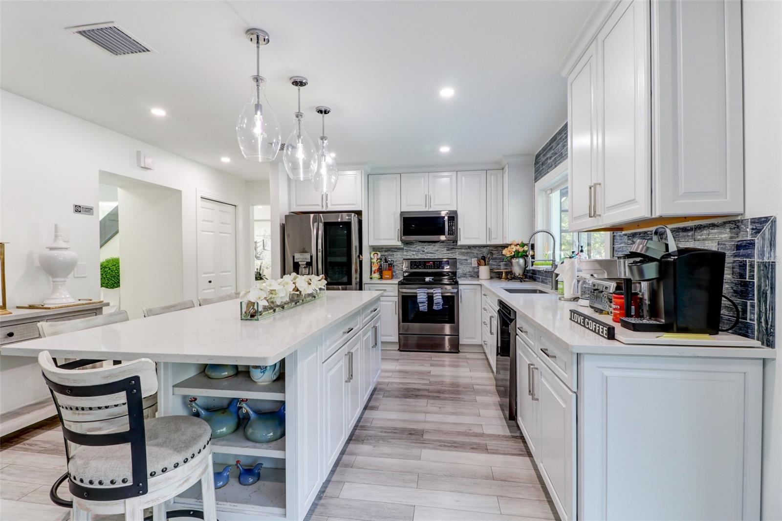 16212 W COURSE DR, TAMPA, FL, 33624