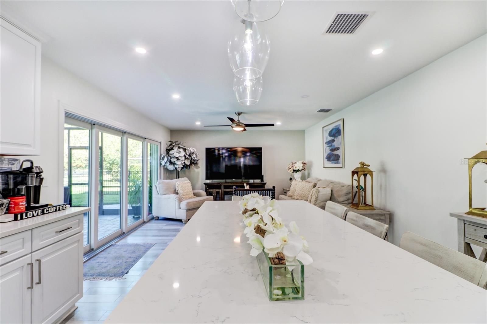 16212 W COURSE DR, TAMPA, FL, 33624