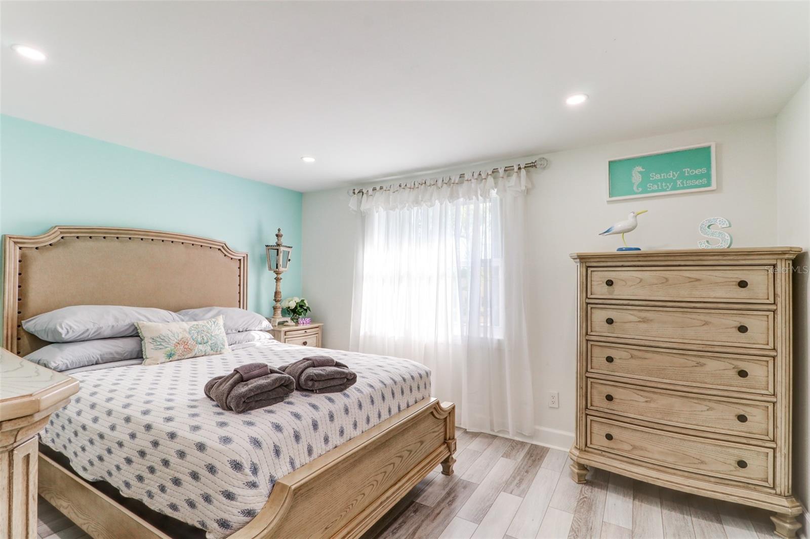 16212 W COURSE DR, TAMPA, FL, 33624