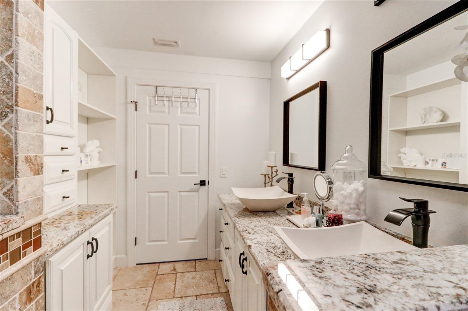 16212 W COURSE DR, TAMPA, FL, 33624