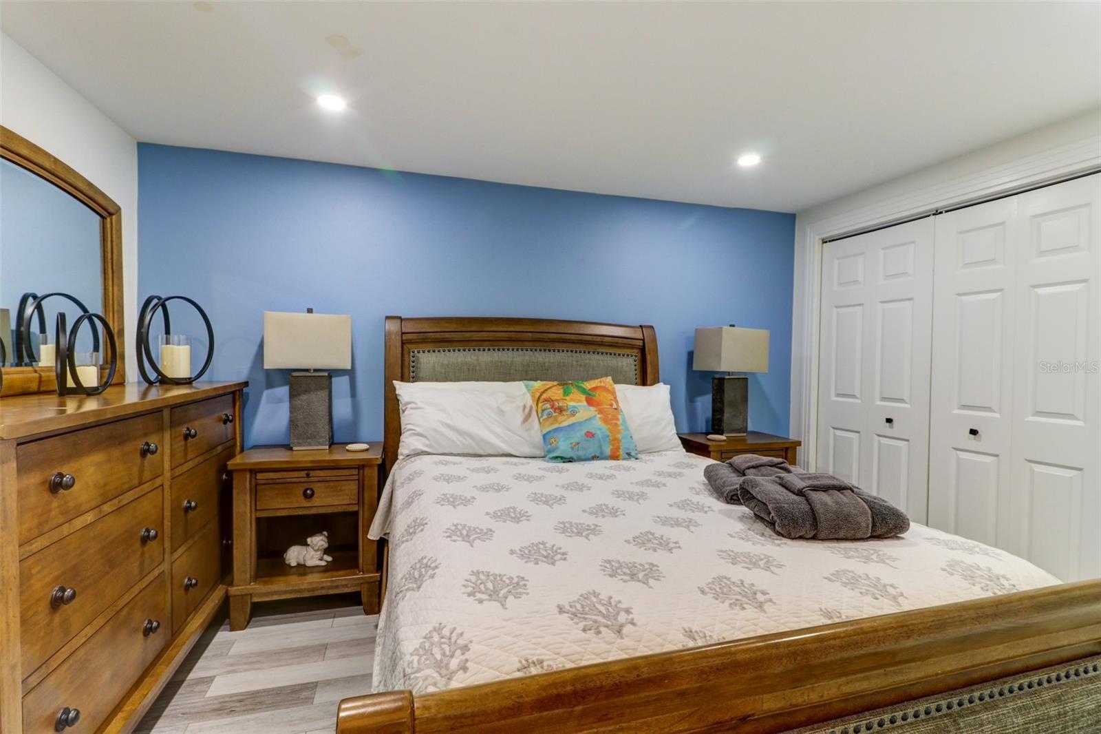 16212 W COURSE DR, TAMPA, FL, 33624