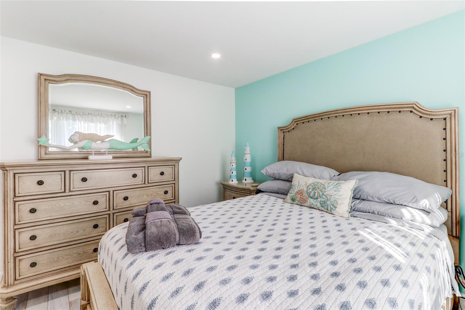 16212 W COURSE DR, TAMPA, FL, 33624