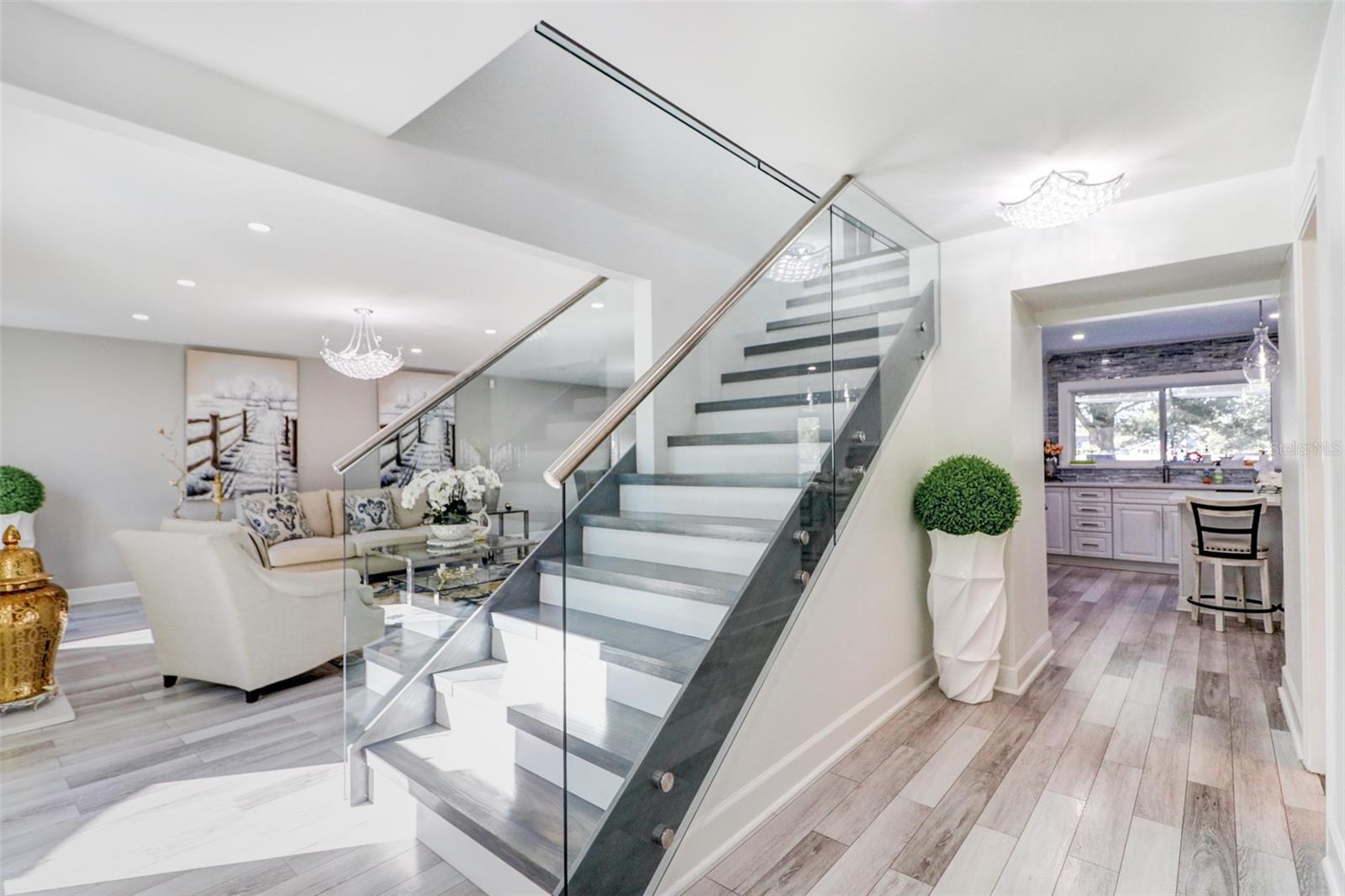 16212 W COURSE DR, TAMPA, FL, 33624