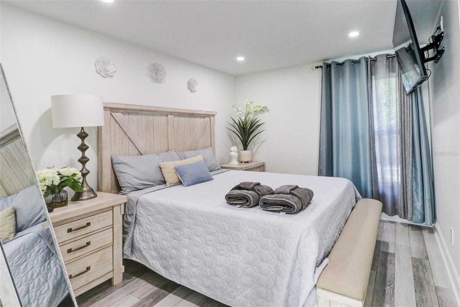 16212 W COURSE DR, TAMPA, FL, 33624