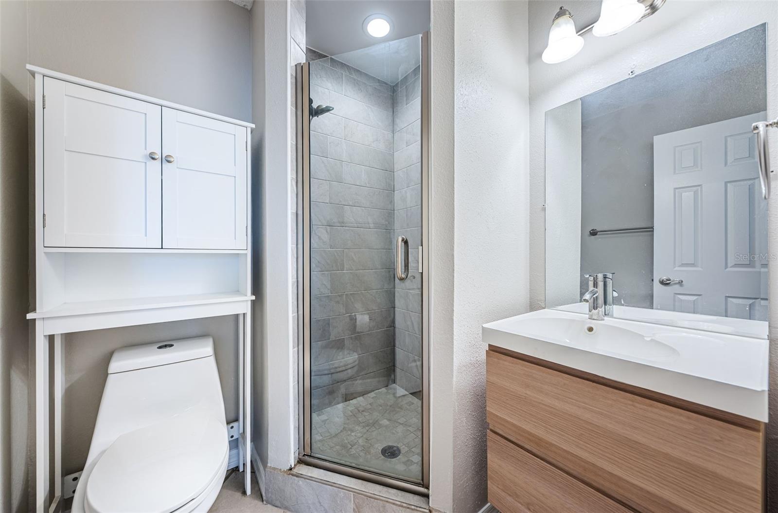 5196 BEACH DR SE #B, ST PETERSBURG, FL, 33705