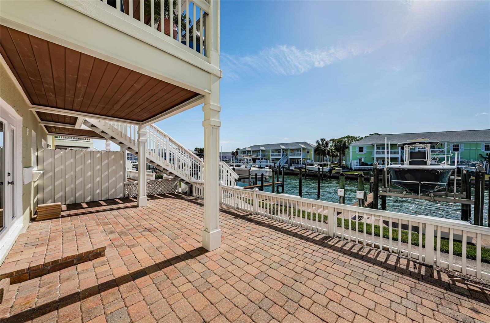5196 BEACH DR SE #B, ST PETERSBURG, FL, 33705