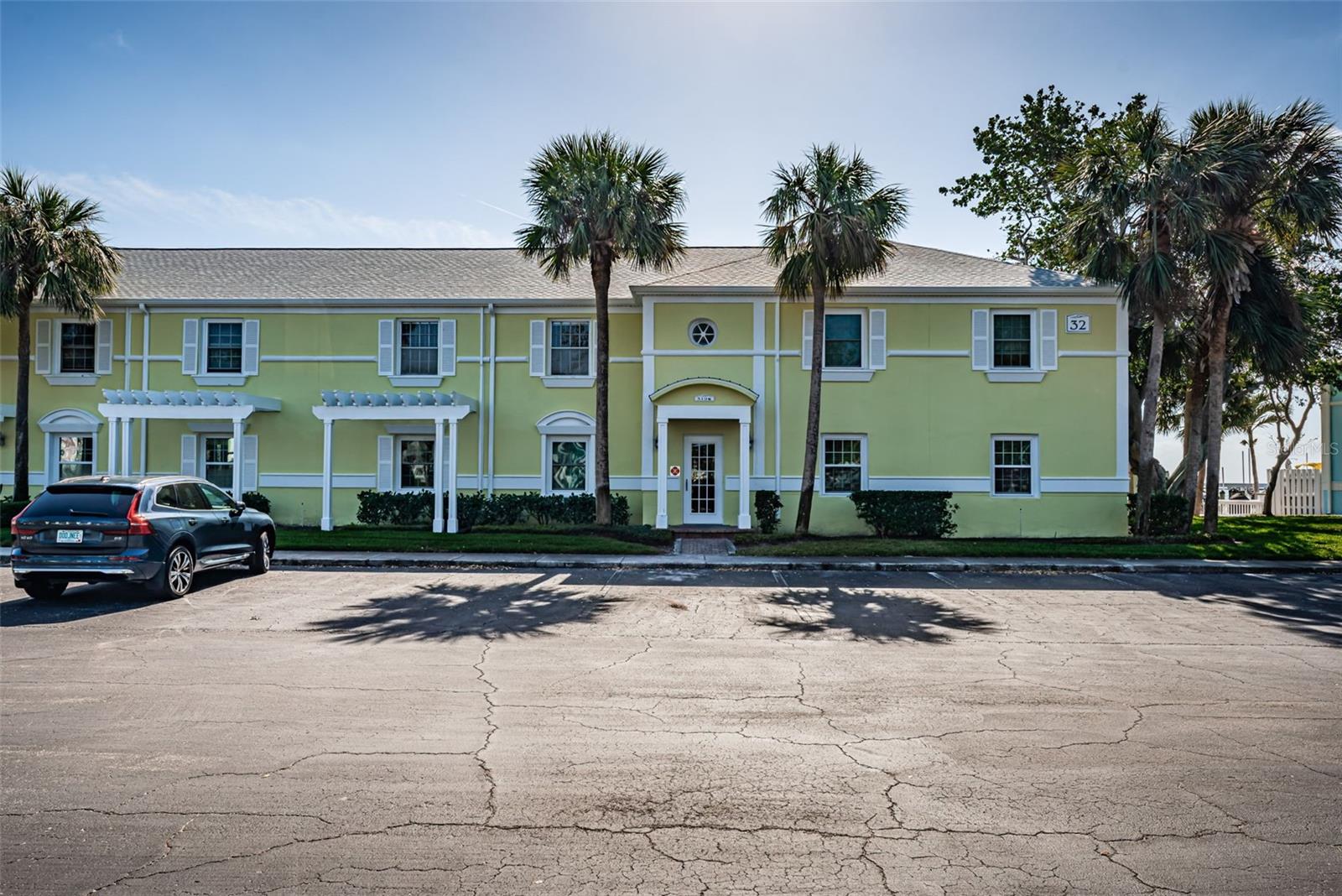 5196 BEACH DR SE #B, ST PETERSBURG, FL, 33705