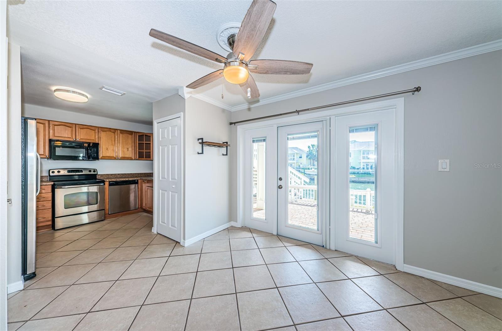 5196 BEACH DR SE #B, ST PETERSBURG, FL, 33705