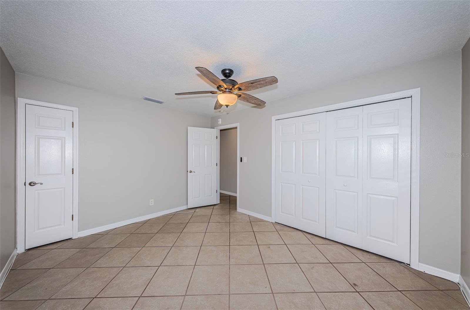 5196 BEACH DR SE #B, ST PETERSBURG, FL, 33705