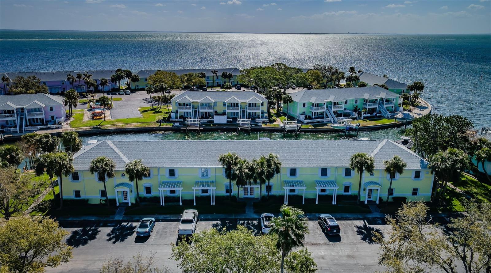 5196 BEACH DR SE #B, ST PETERSBURG, FL, 33705