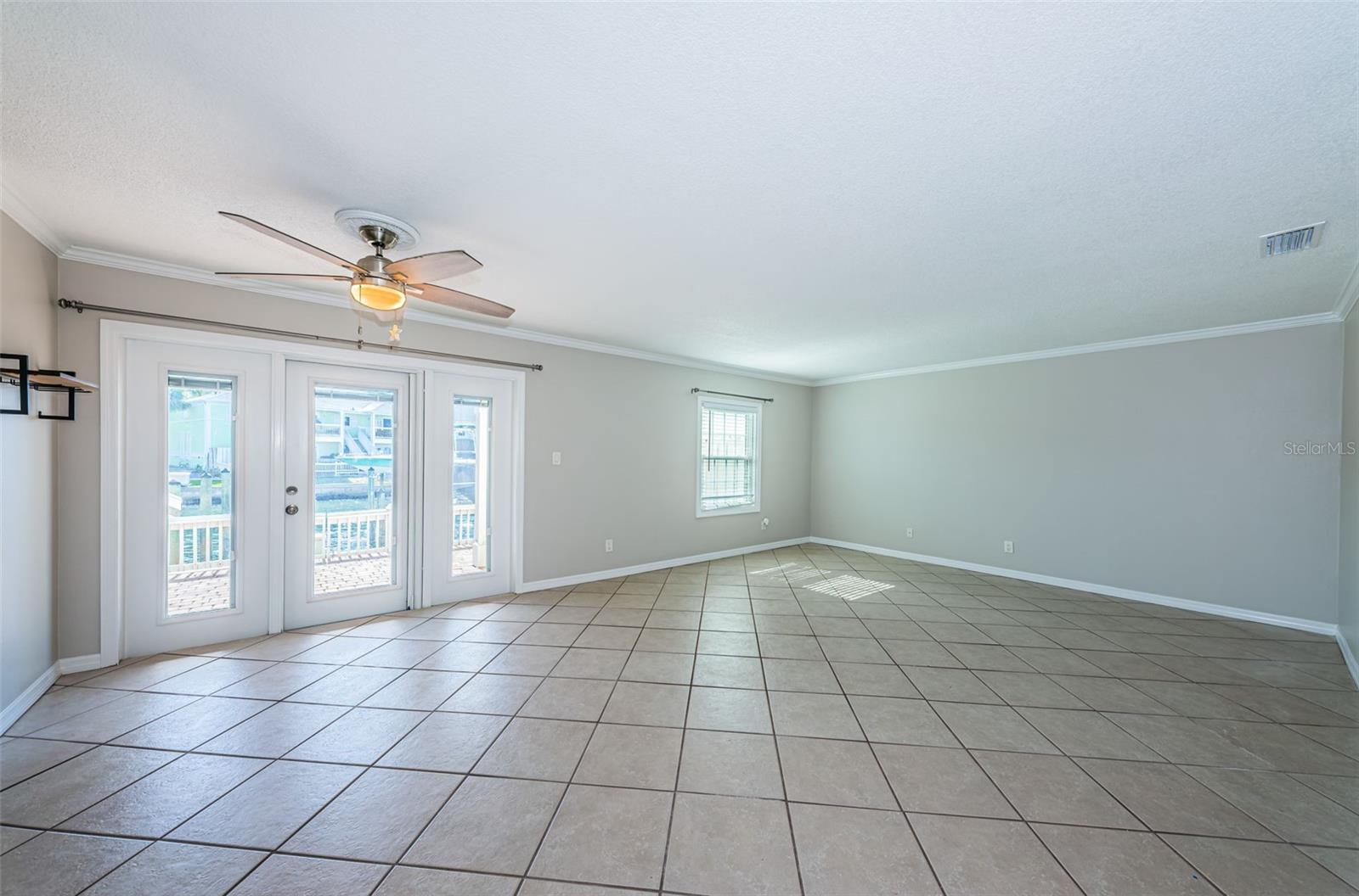 5196 BEACH DR SE #B, ST PETERSBURG, FL, 33705