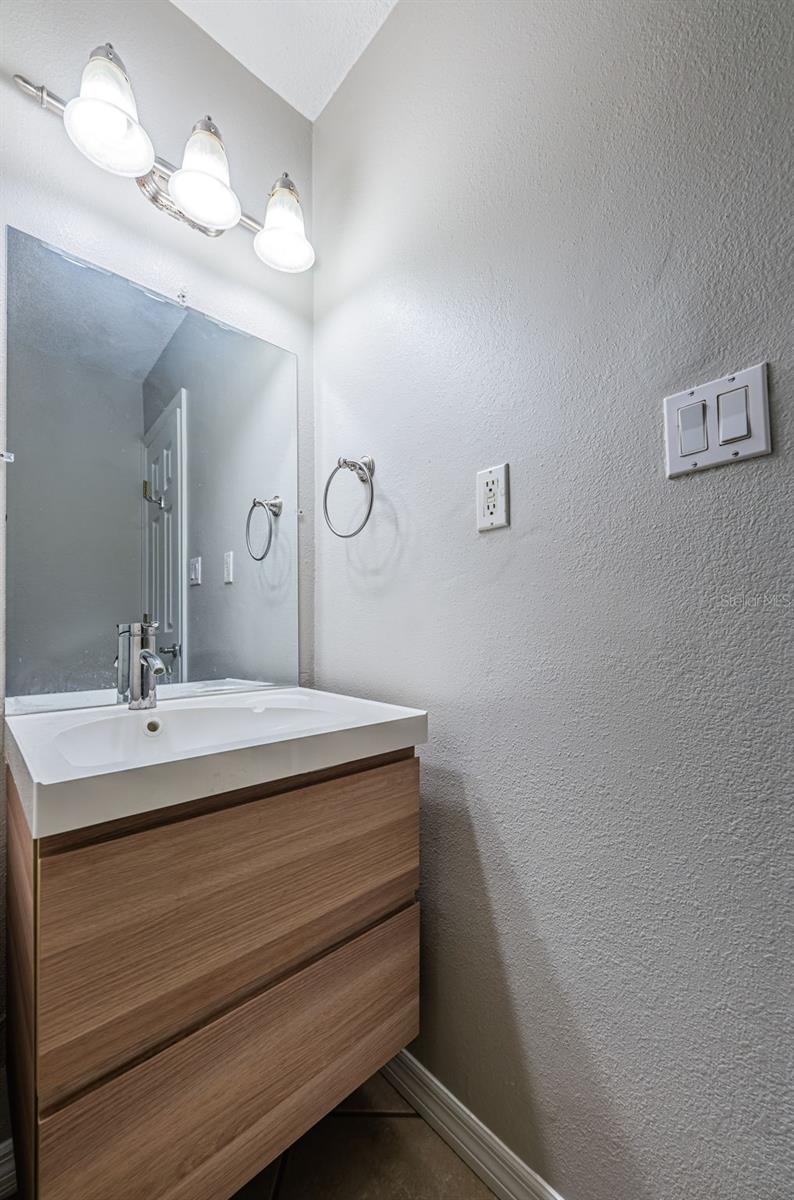 5196 BEACH DR SE #B, ST PETERSBURG, FL, 33705