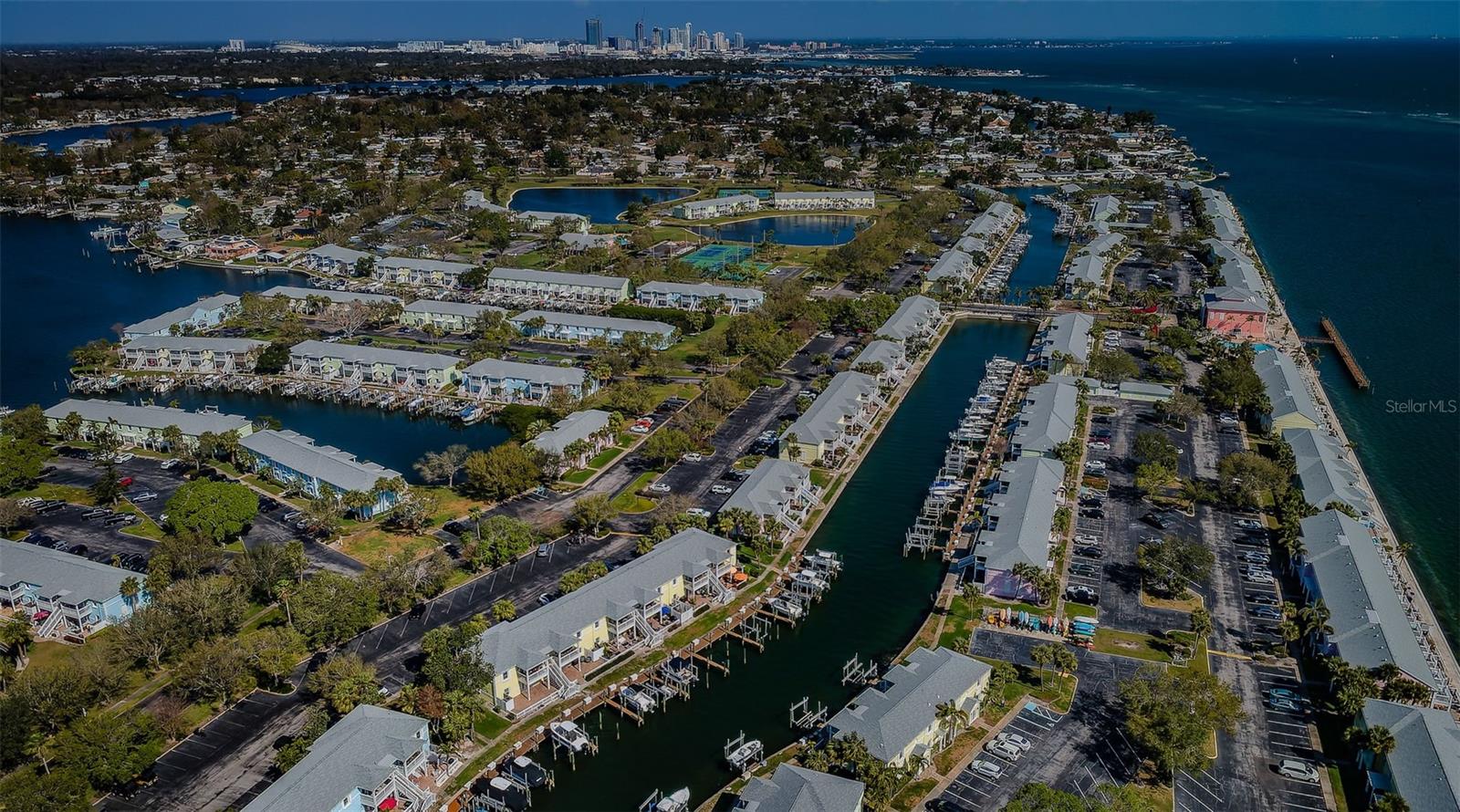 5196 BEACH DR SE #B, ST PETERSBURG, FL, 33705
