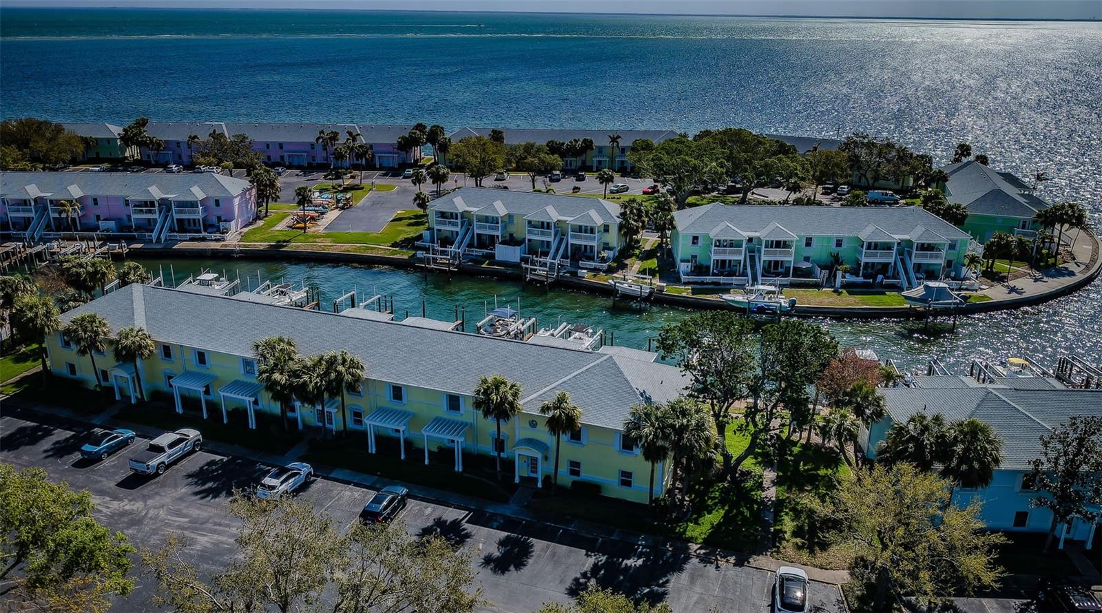 5196 BEACH DR SE #B, ST PETERSBURG, FL, 33705