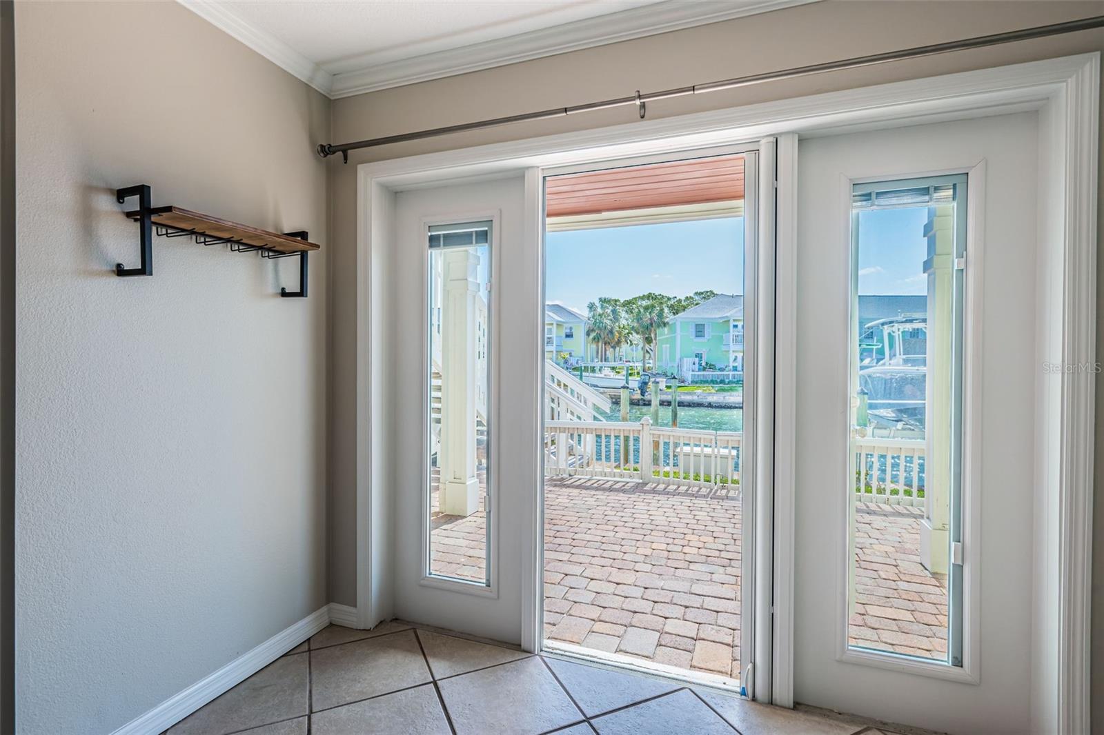 5196 BEACH DR SE #B, ST PETERSBURG, FL, 33705
