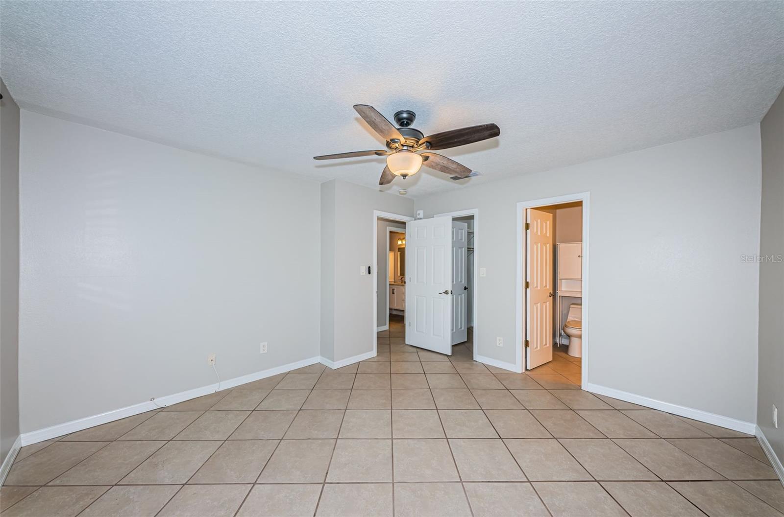5196 BEACH DR SE #B, ST PETERSBURG, FL, 33705