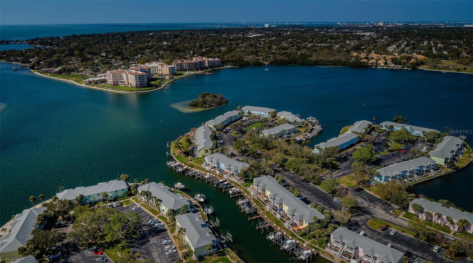 5196 BEACH DR SE #B, ST PETERSBURG, FL, 33705