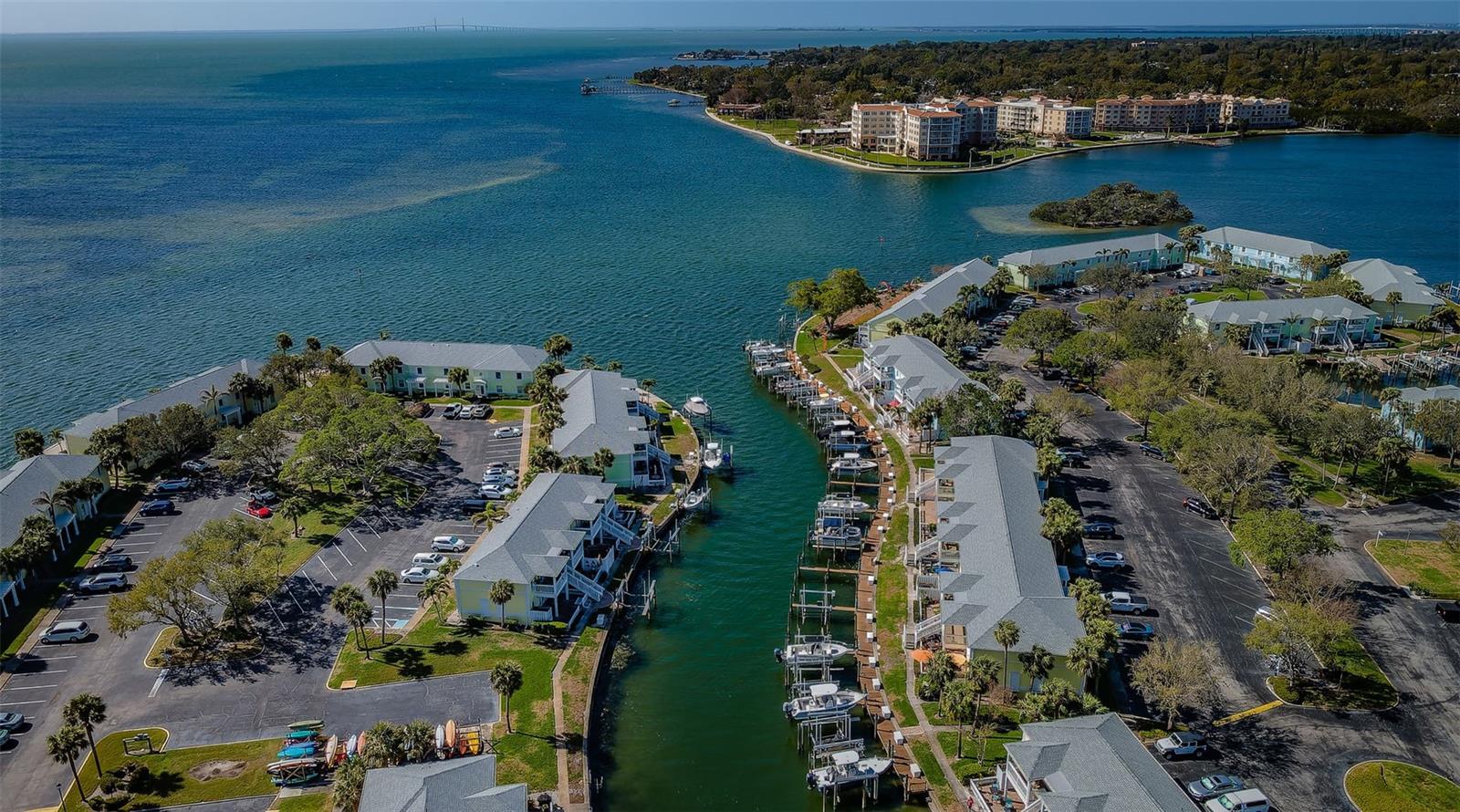 5196 BEACH DR SE #B, ST PETERSBURG, FL, 33705