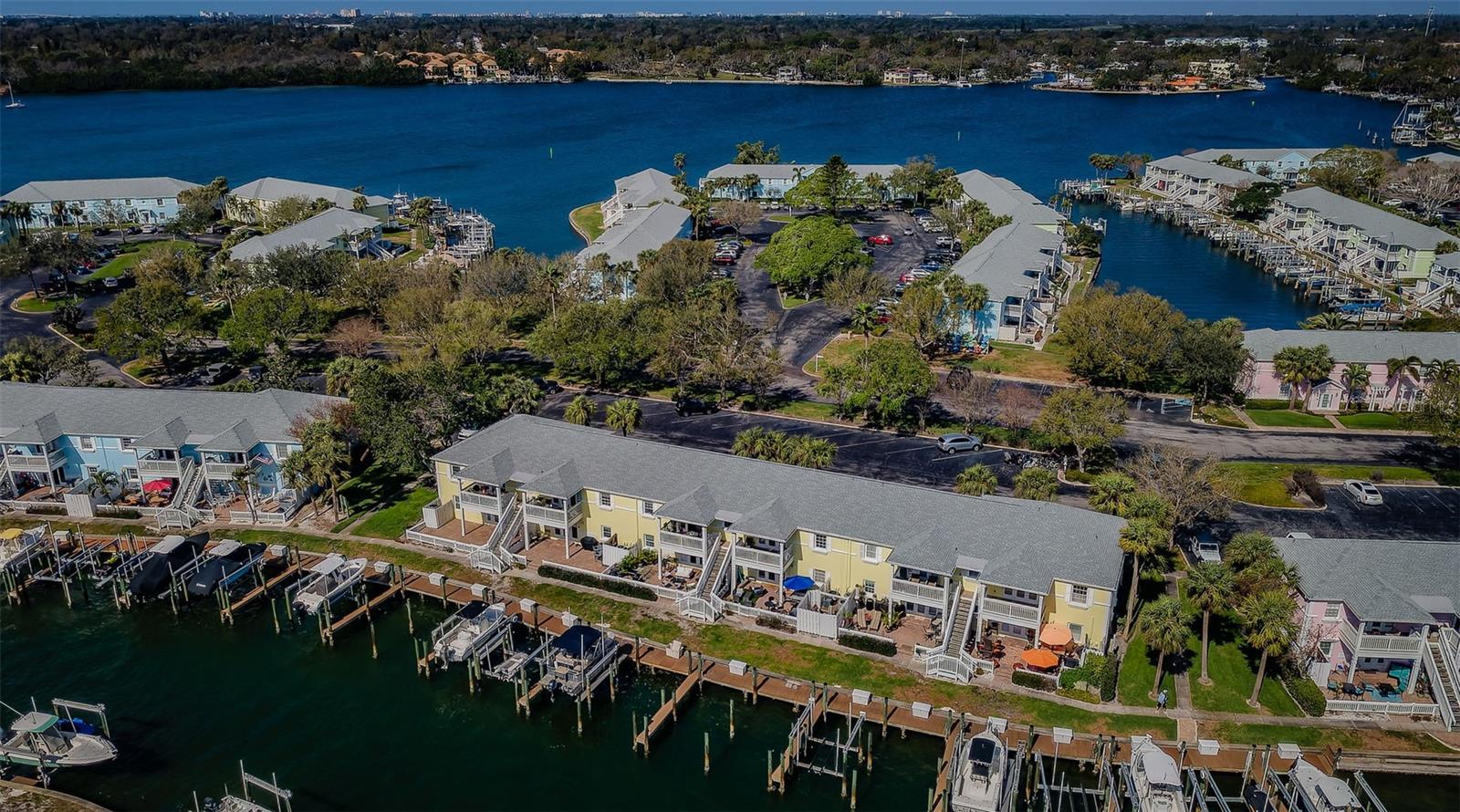 5196 BEACH DR SE #B, ST PETERSBURG, FL, 33705