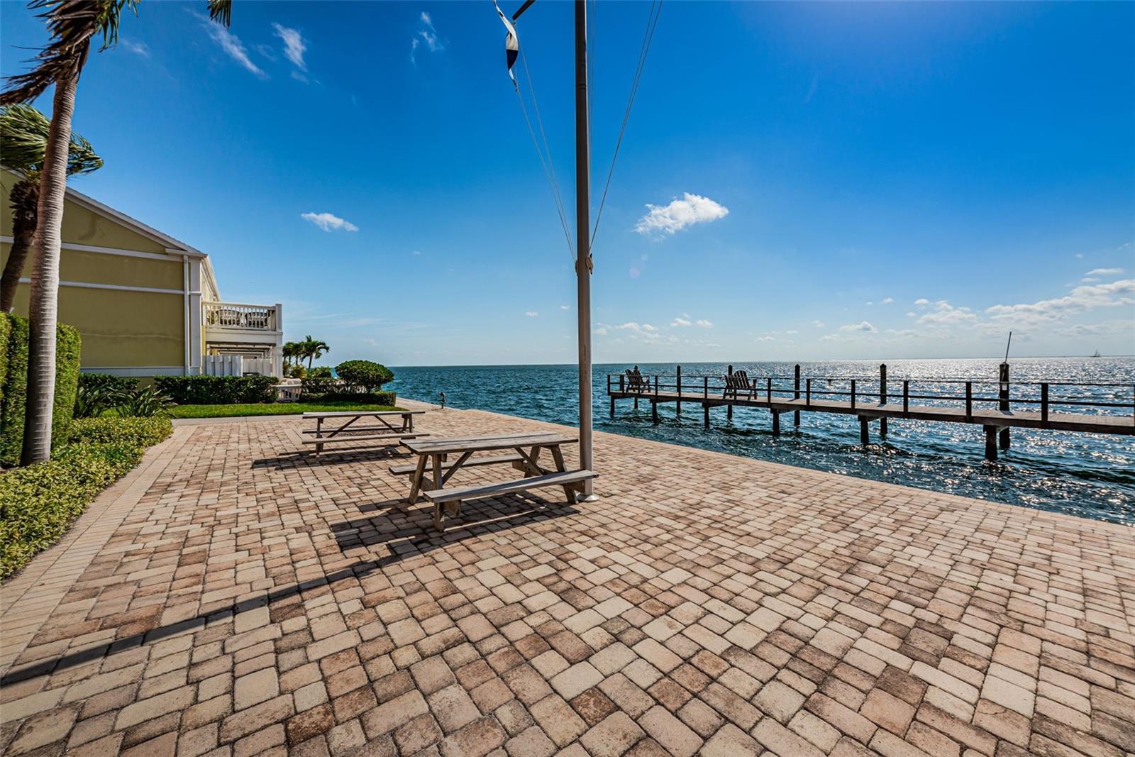 5196 BEACH DR SE #B, ST PETERSBURG, FL, 33705