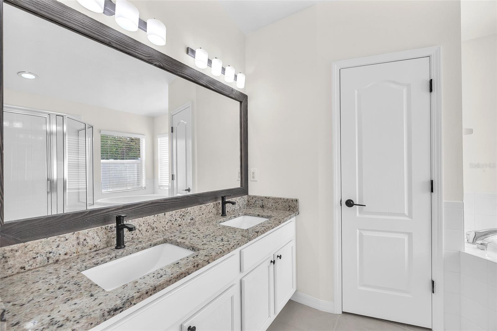 8213 CARRIAGE POINTE DR, GIBSONTON, FL, 33534