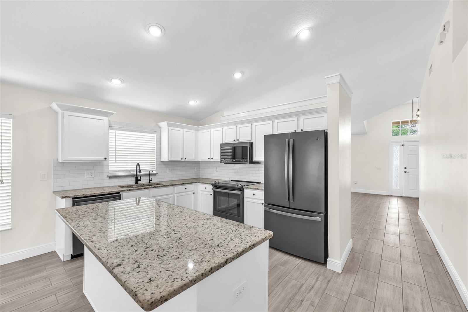 8213 CARRIAGE POINTE DR, GIBSONTON, FL, 33534