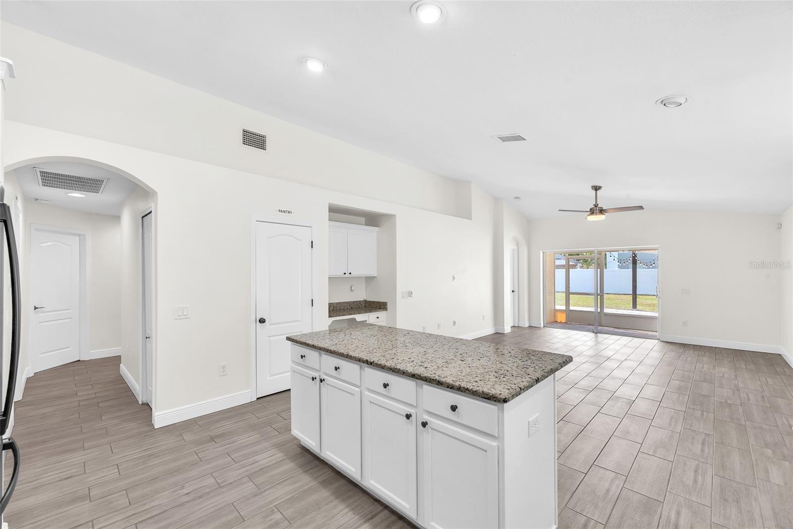 8213 CARRIAGE POINTE DR, GIBSONTON, FL, 33534