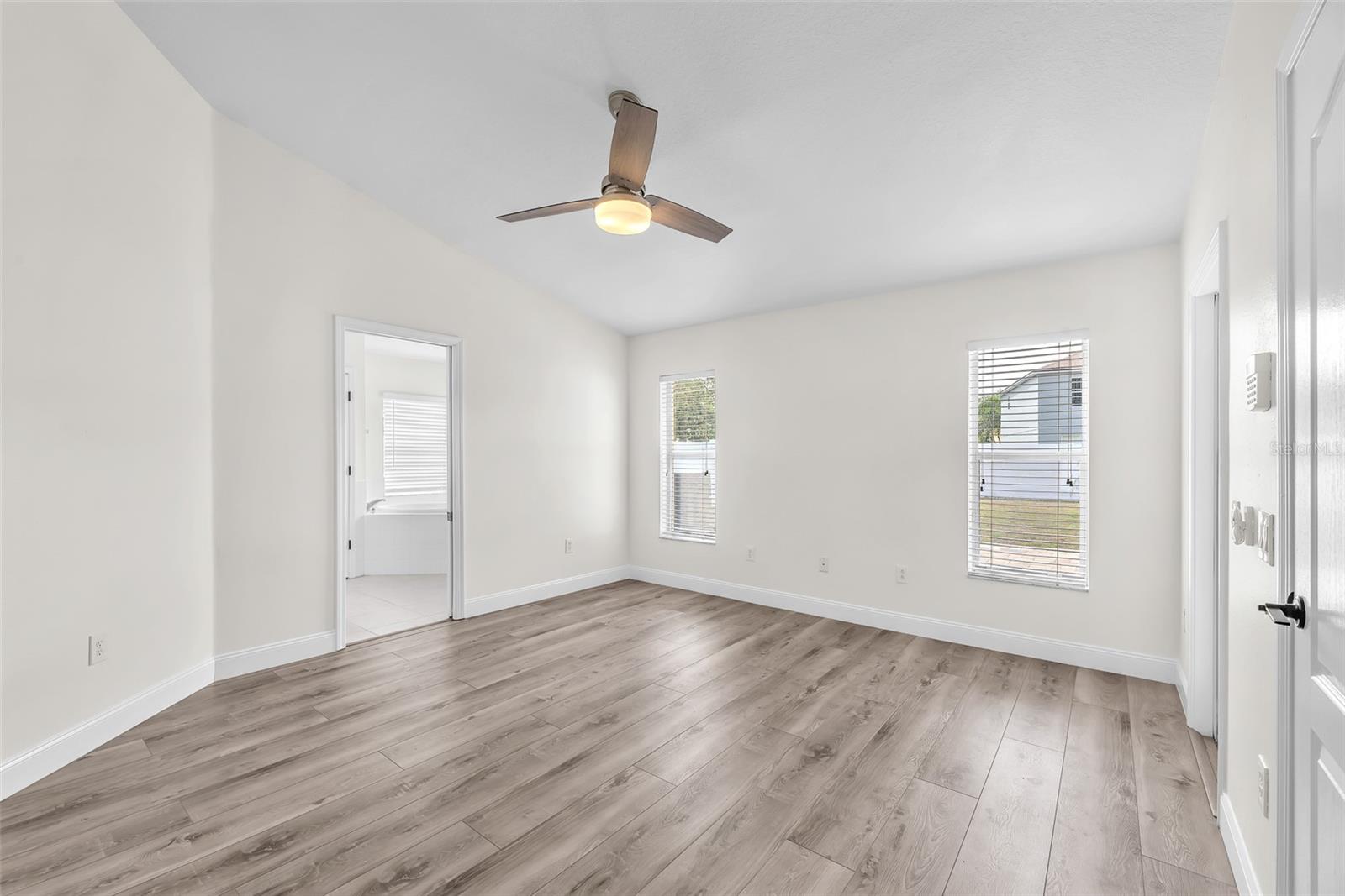 8213 CARRIAGE POINTE DR, GIBSONTON, FL, 33534