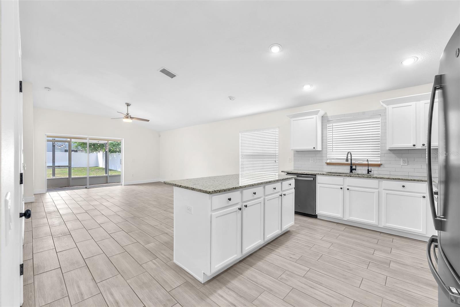 8213 CARRIAGE POINTE DR, GIBSONTON, FL, 33534