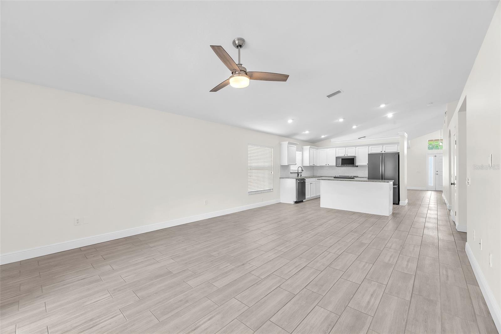 8213 CARRIAGE POINTE DR, GIBSONTON, FL, 33534