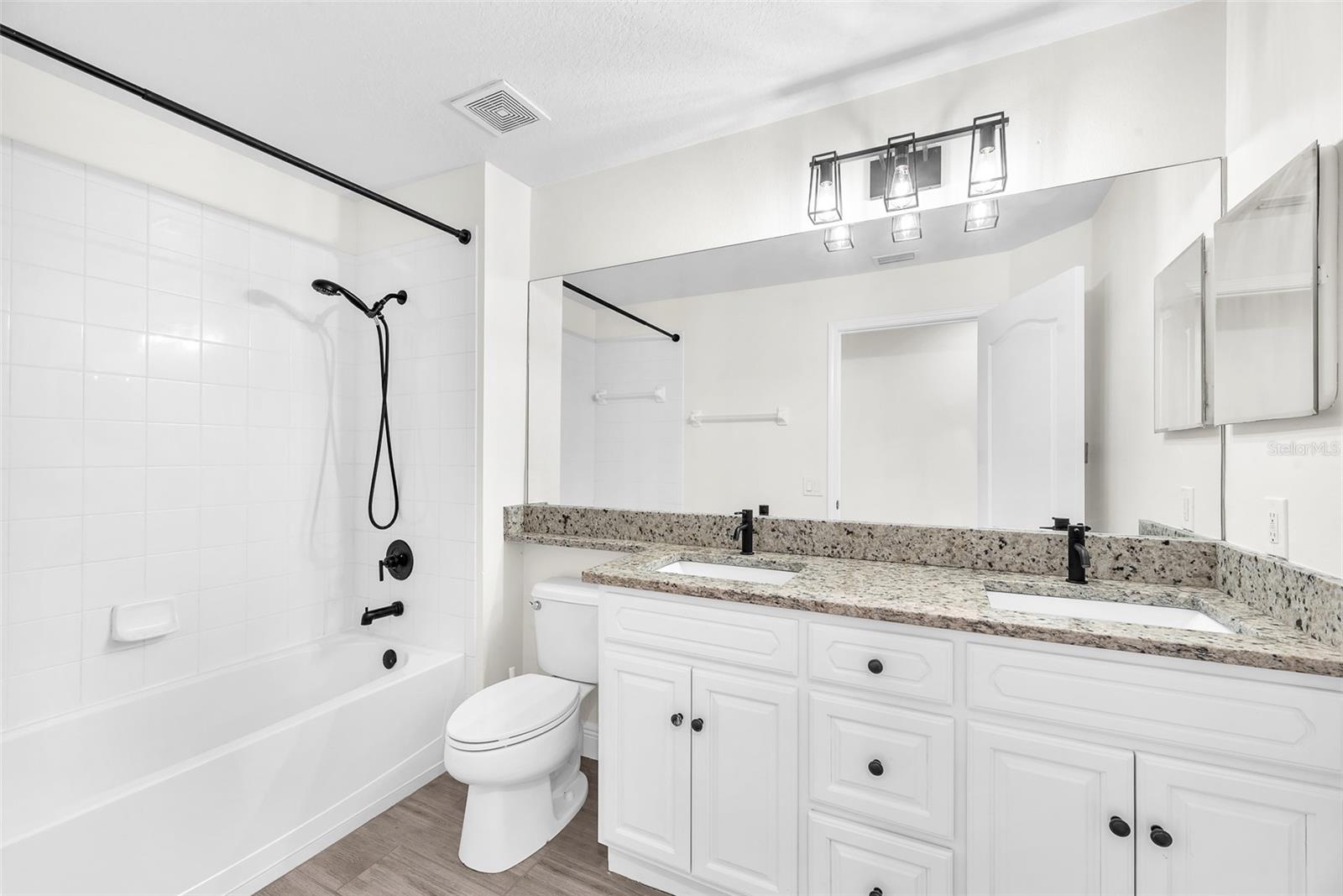 8213 CARRIAGE POINTE DR, GIBSONTON, FL, 33534