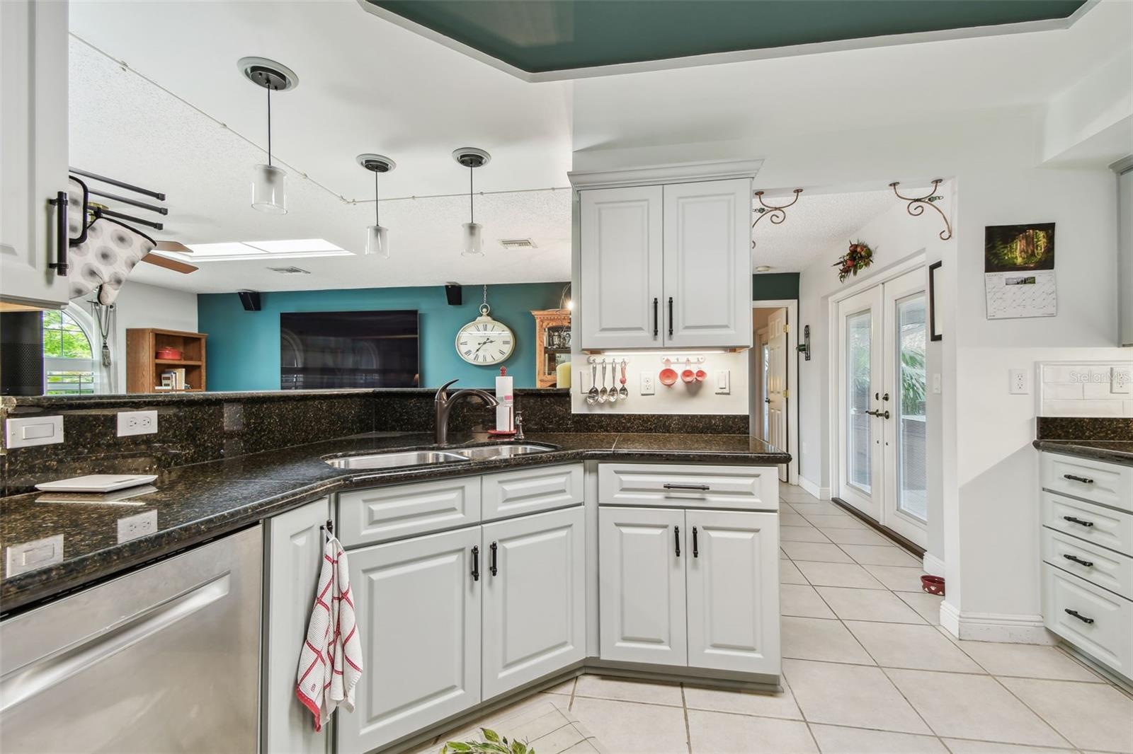 1585 VIRGINIA AVE, PALM HARBOR, FL, 34683