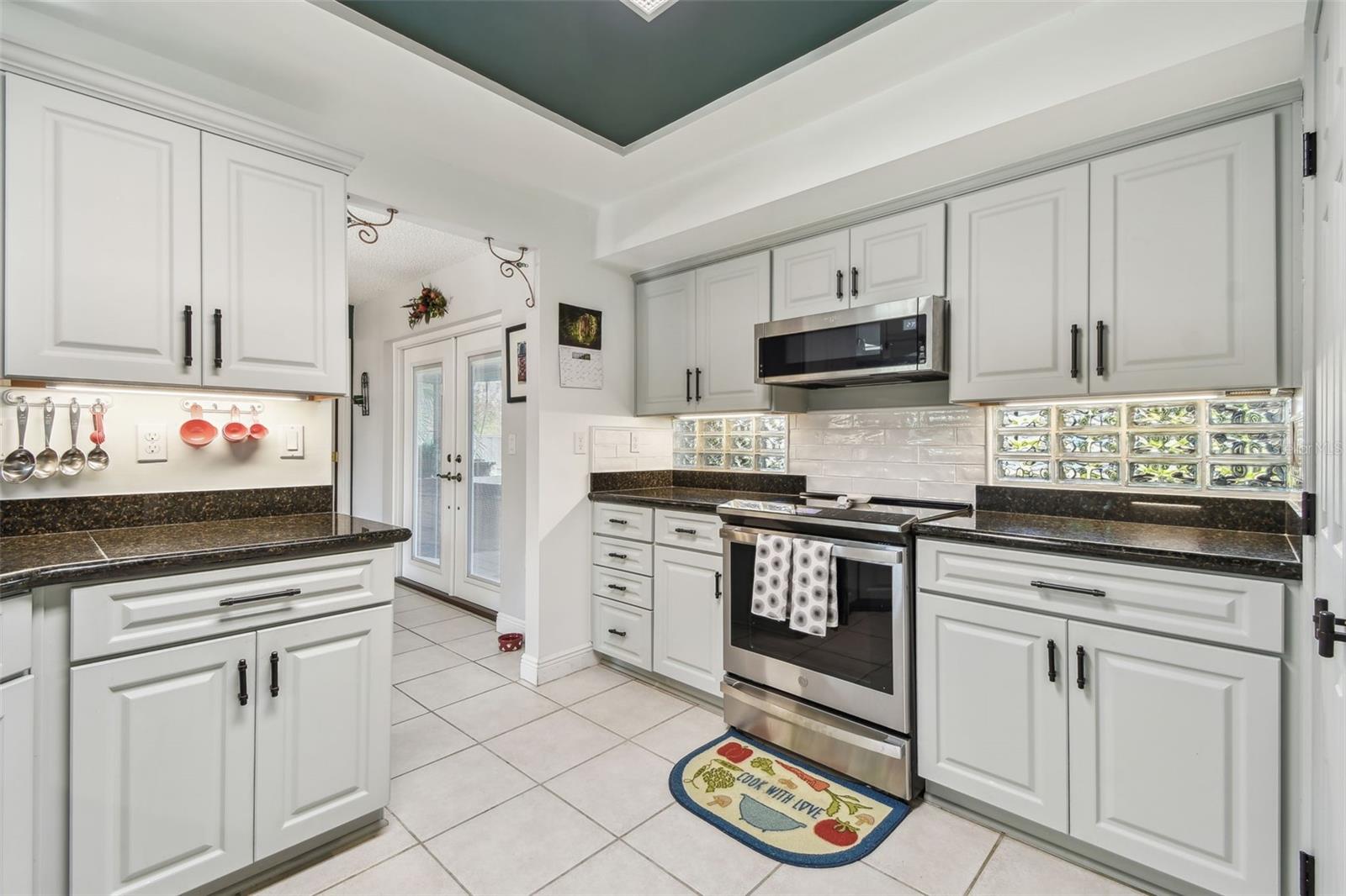 1585 VIRGINIA AVE, PALM HARBOR, FL, 34683