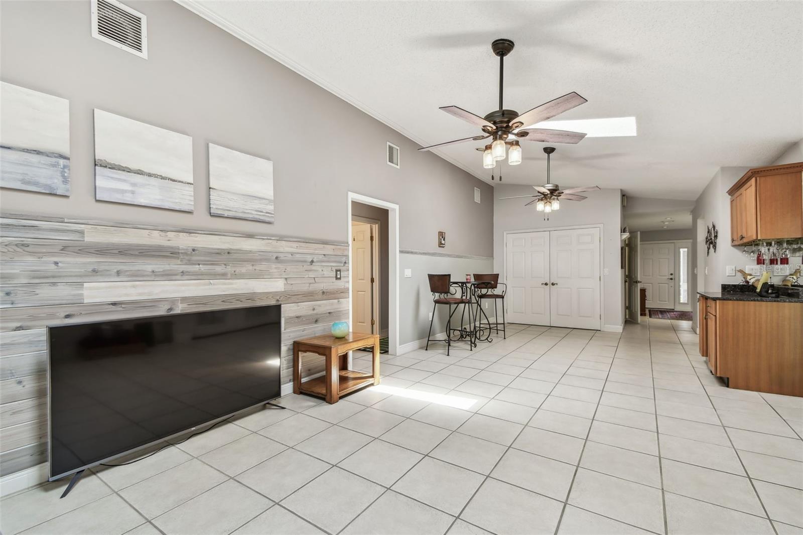 1585 VIRGINIA AVE, PALM HARBOR, FL, 34683
