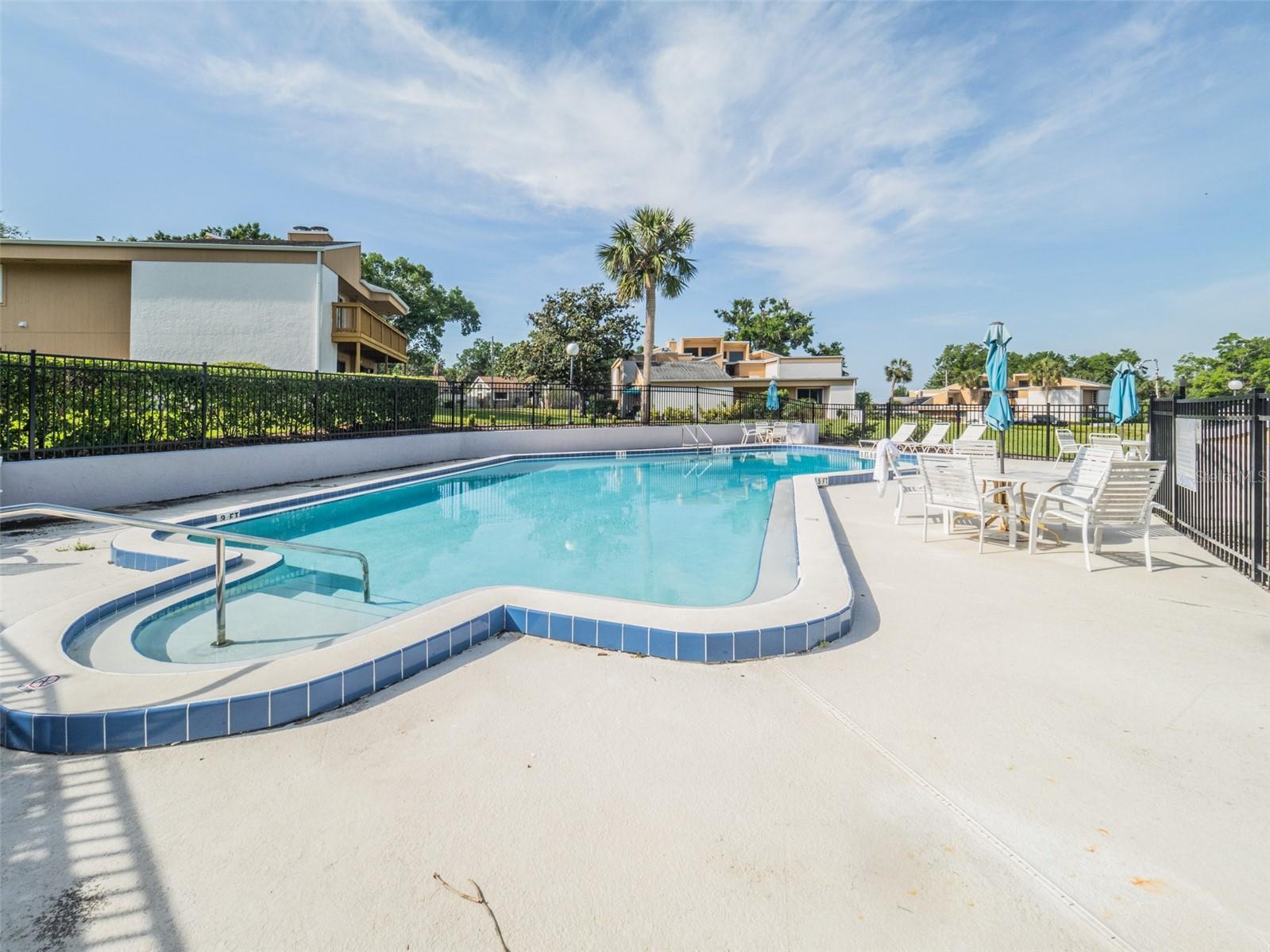 1051 S HIGHLAND ST #7E, MOUNT DORA, FL, 32757