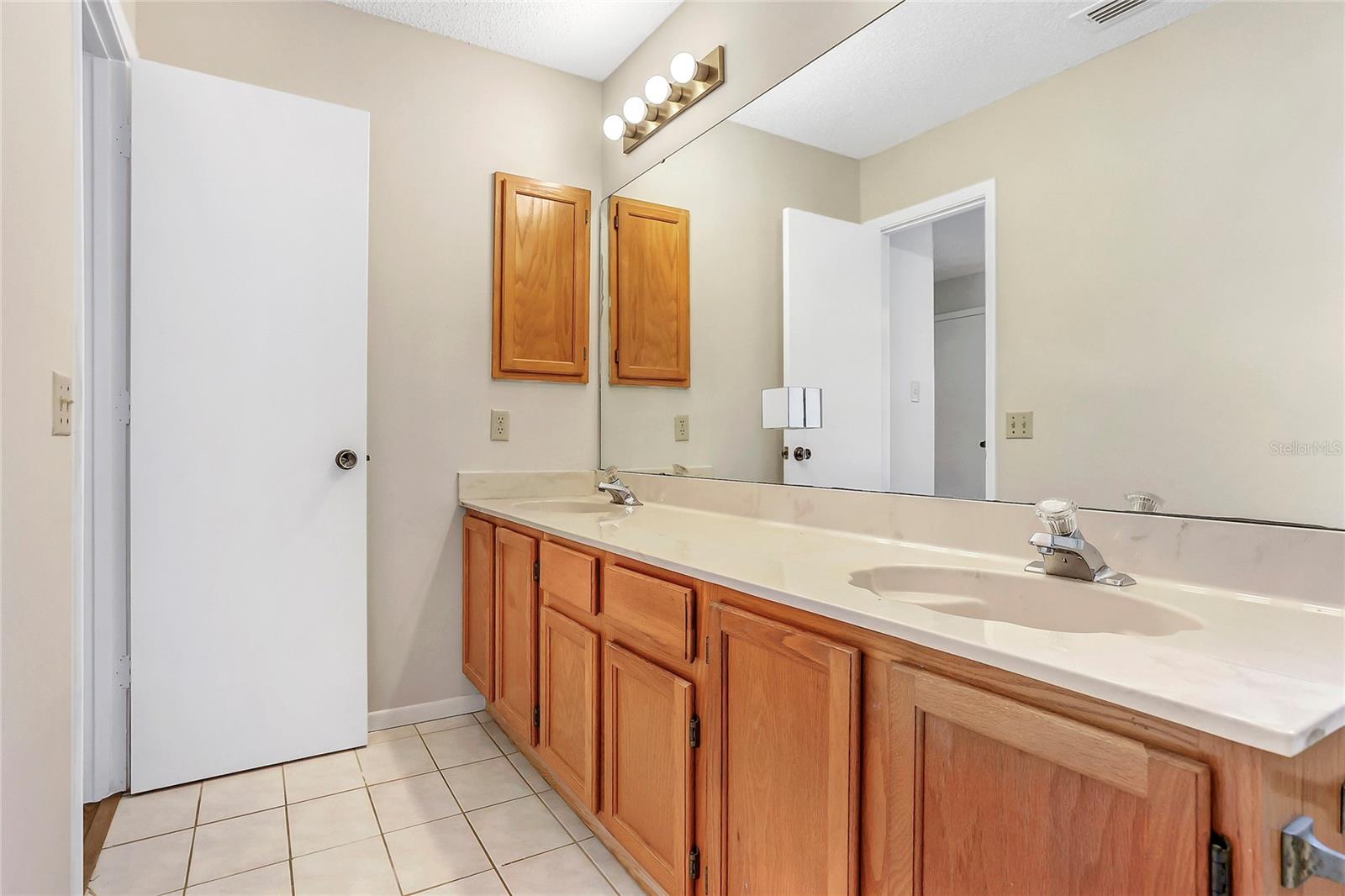 1072 WEAVER DR, OVIEDO, FL, 32765