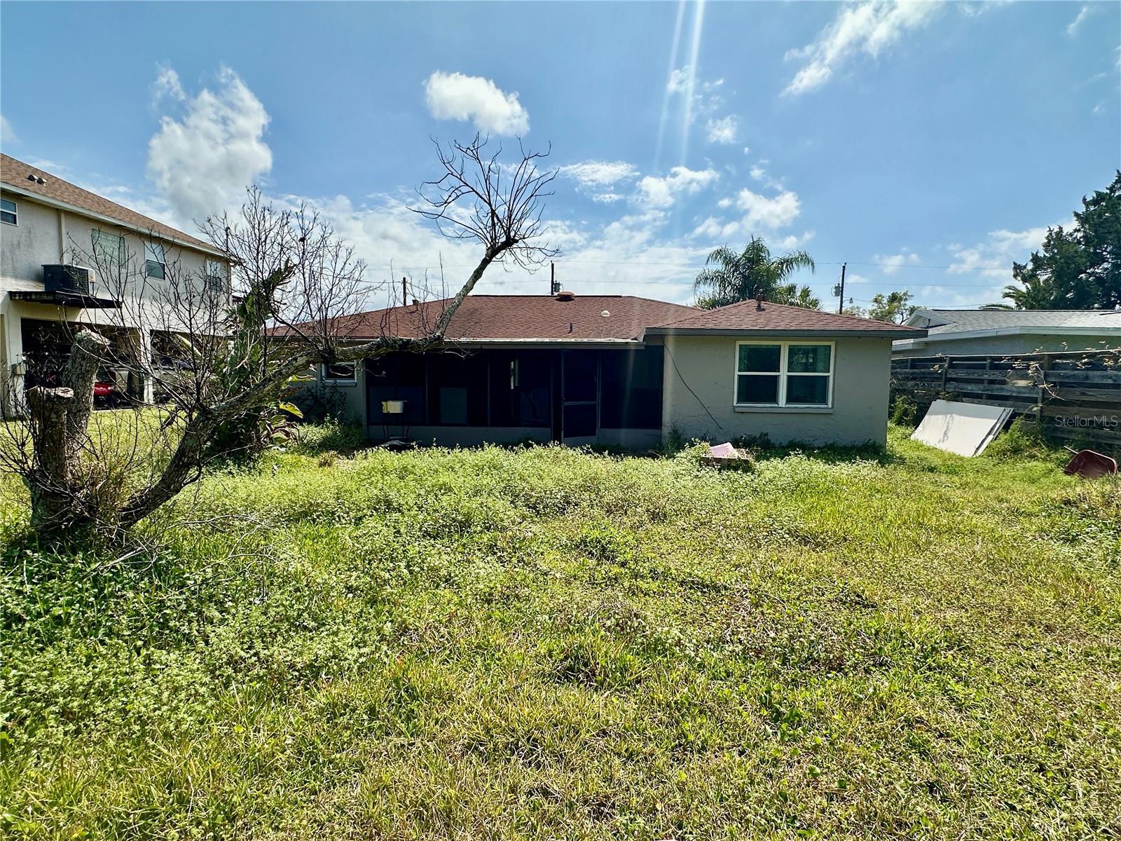 TB8360004 Property Photo