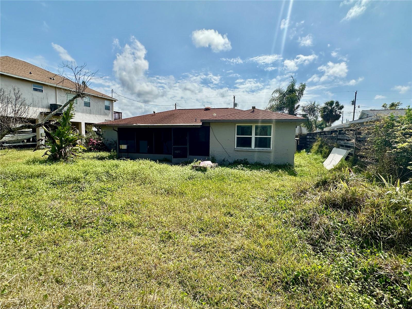 TB8360004 Property Photo