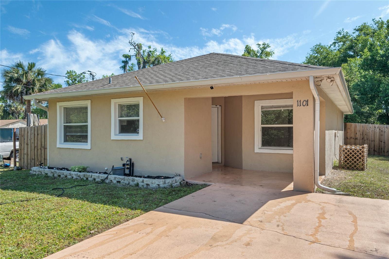 1101 S THOMPSON AVE, DELAND, FL, 32720