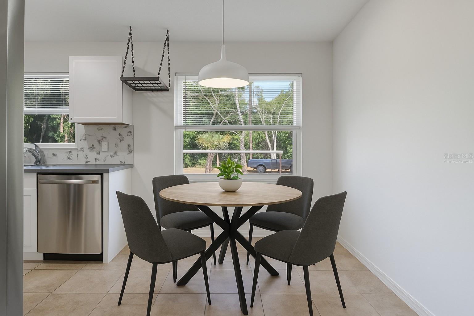 1101 S THOMPSON AVE, DELAND, FL, 32720